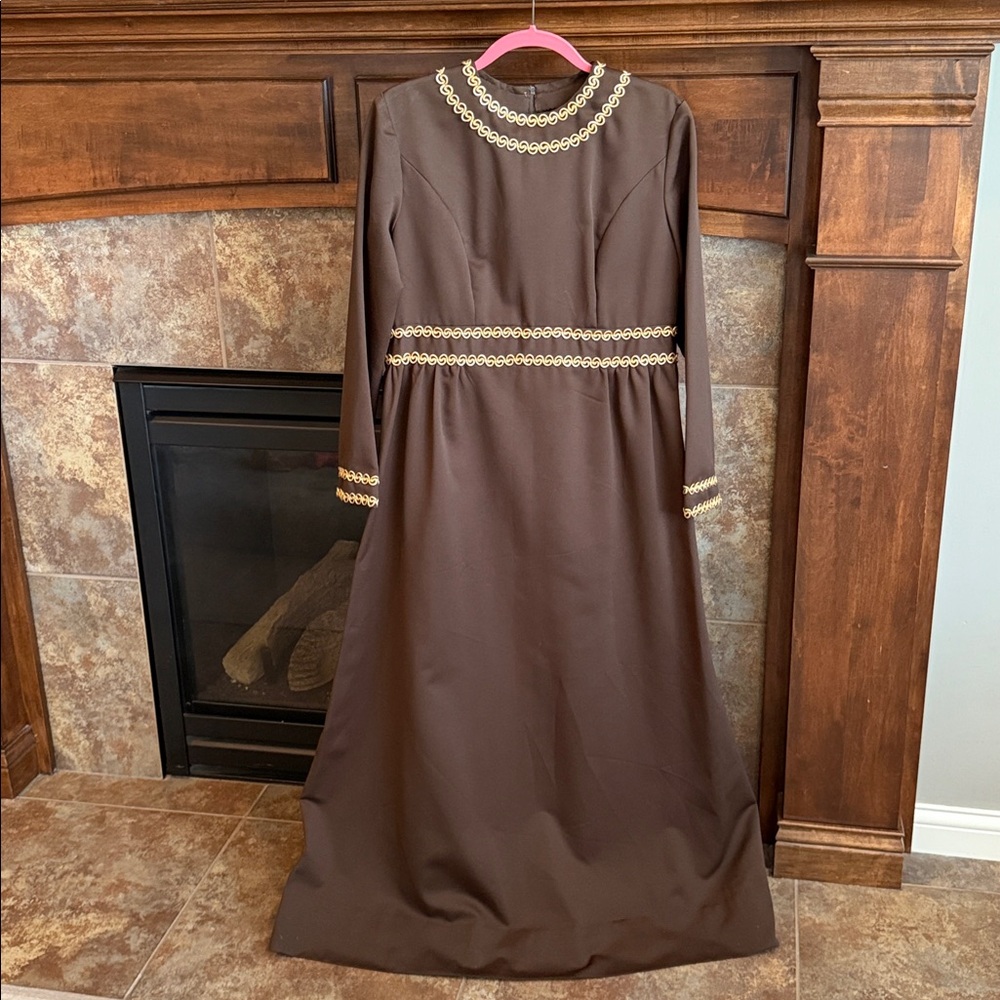 Vintage brown long sleeve maxi dress swirly gold details renaissance MCM est M/L